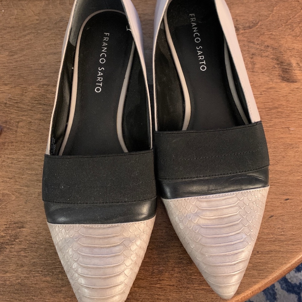 Franco Sarto (9M) snake skin pointy toe flat